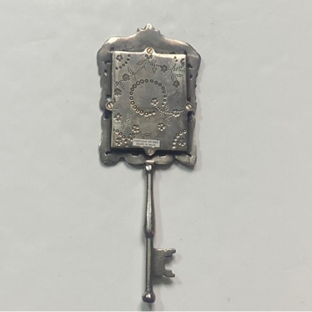Vintage Style Hand Mirror Skeleton Key Picture Frame Wonderland Made In India - Picture 4 of 12